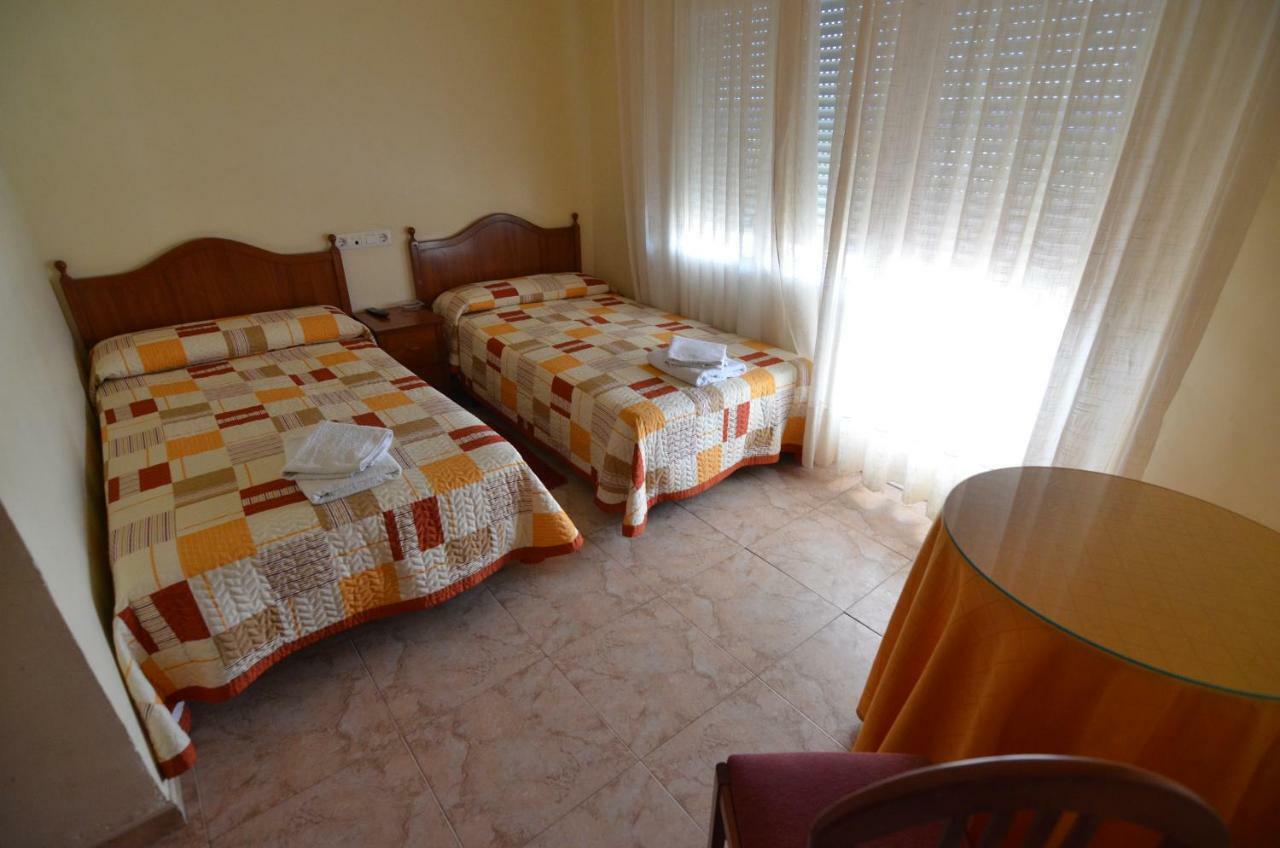Hostal Galicia Villardefrades Bagian luar foto